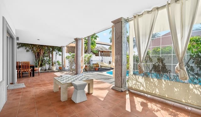 Chalet de 5 habitaciones en Los Cristianos, Arona en venta con piscina - 1.790.000 € (Ref: 9719385)