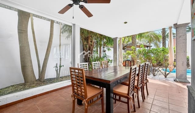 Chalet de 5 habitaciones en Los Cristianos, Arona en venta con piscina - 1.790.000 € (Ref: 9719385)