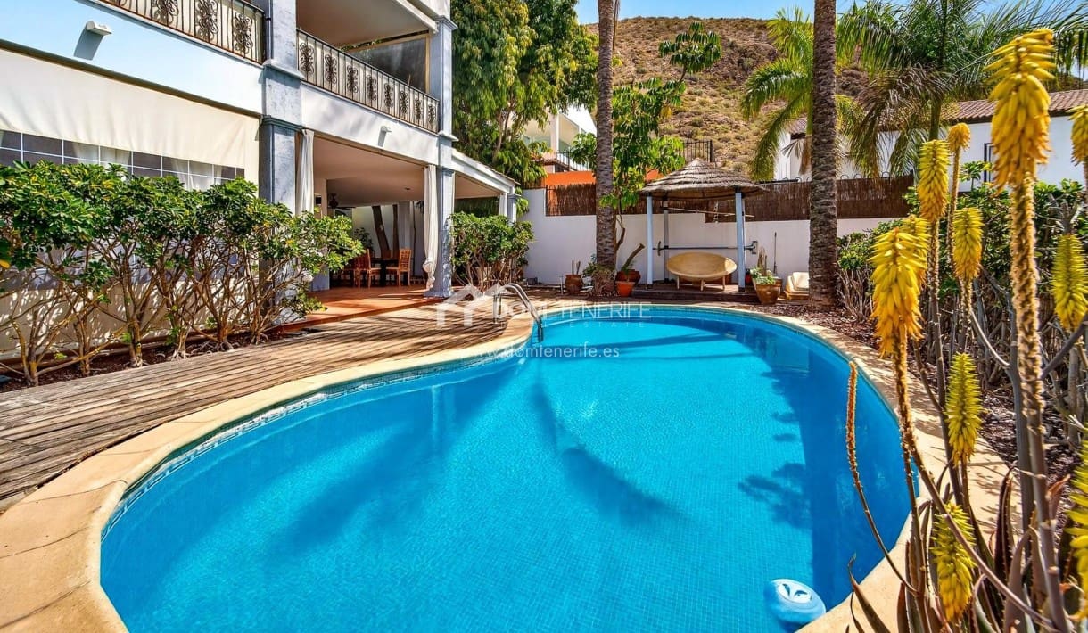 Chalet de 5 habitaciones en Los Cristianos en venta con piscina - 1.790.000 € (Ref: 9719385)