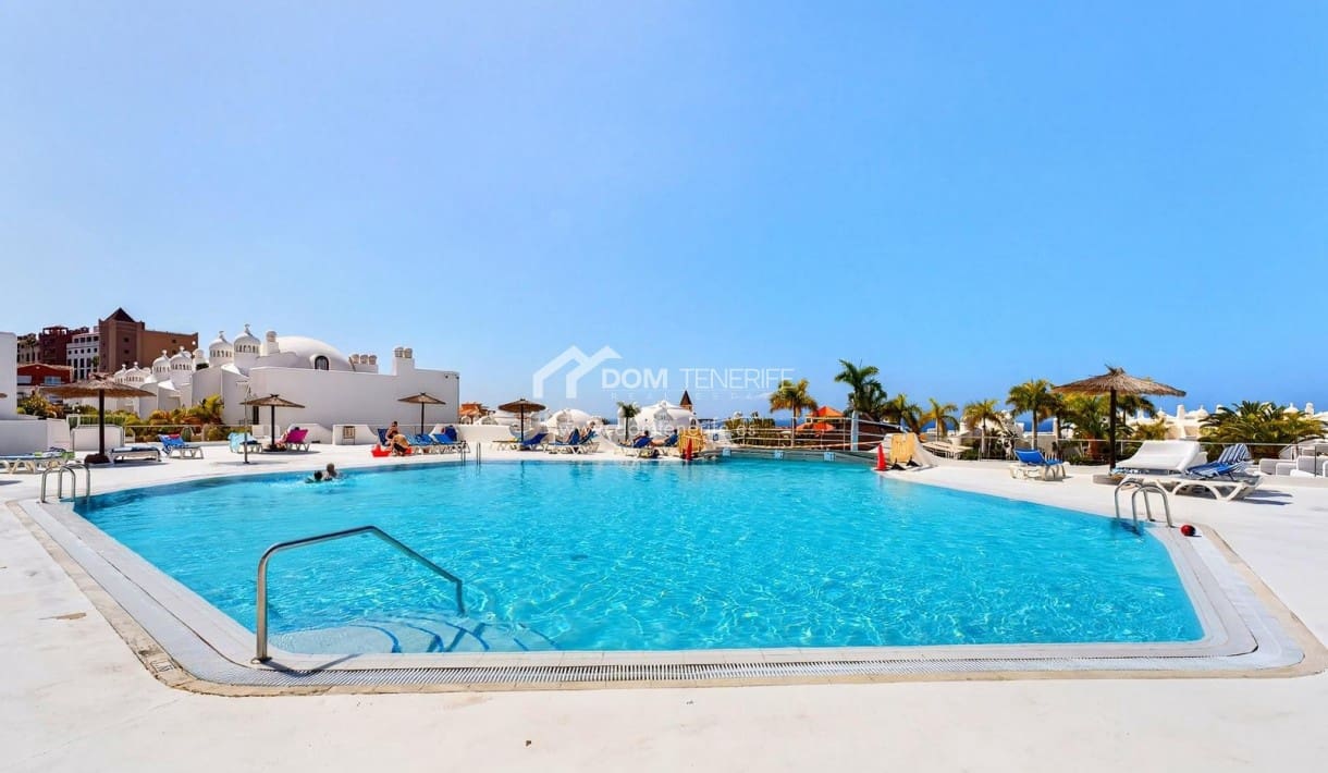 2 bedroom Apartment for sale in Playa Paraiso with pool - € 475,000 (Ref: 9730860)
