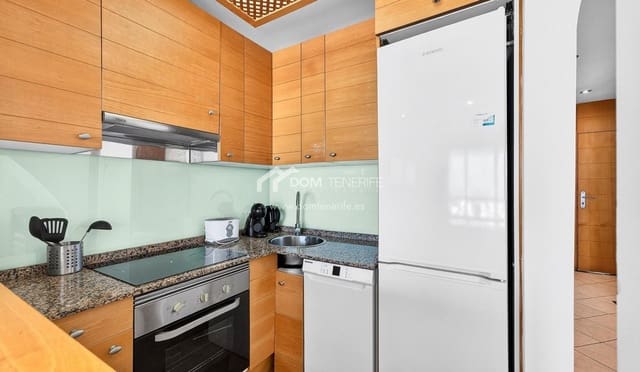Apartamento de 2 habitaciones en Playa Paraiso, Adeje en venta con piscina - 475.000 € (Ref: 9730860)