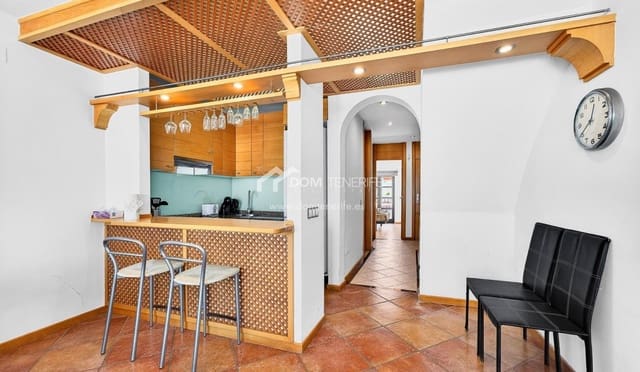 Apartamento de 2 habitaciones en Playa Paraiso, Adeje en venta con piscina - 475.000 € (Ref: 9730860)