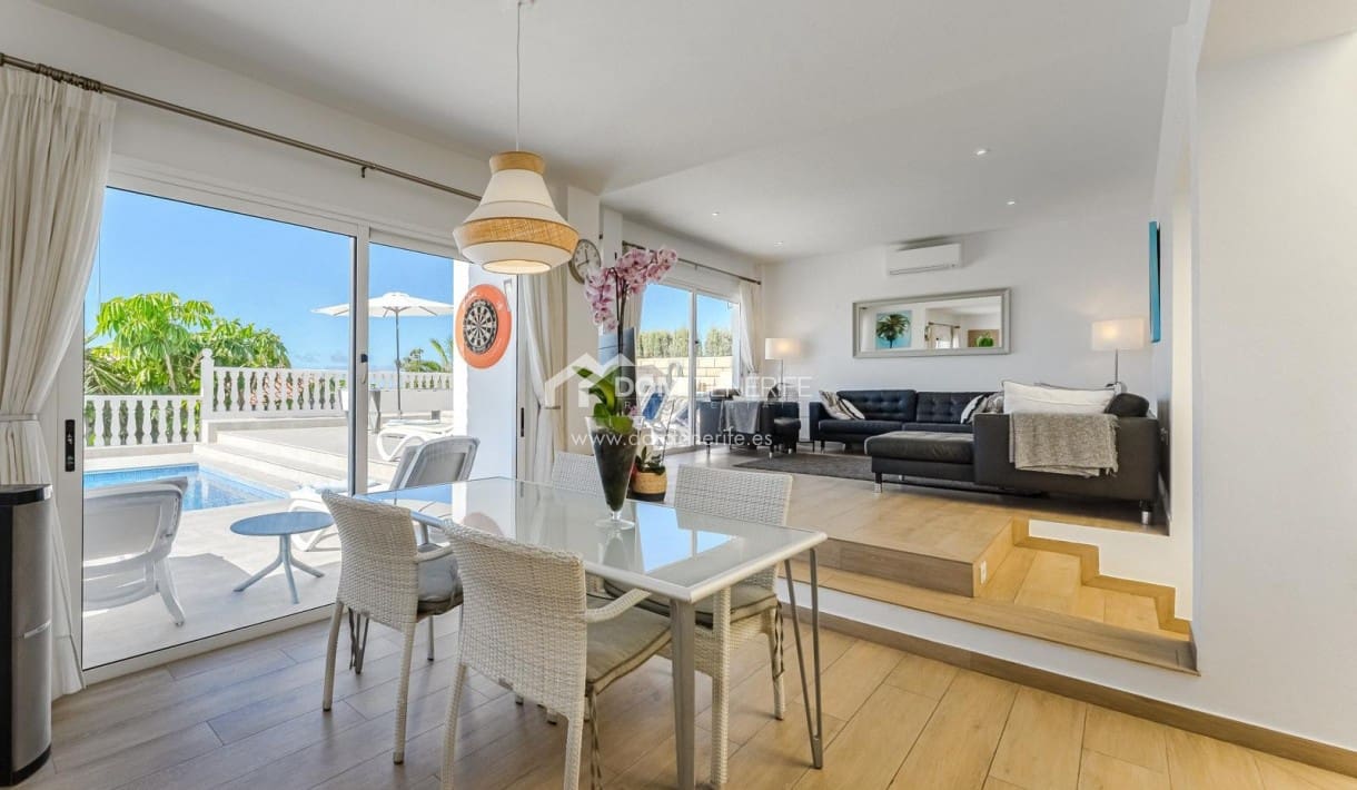 6 bedroom Villa for sale in Guia de Isora with pool garage - € 1,280,000 (Ref: 9730861)