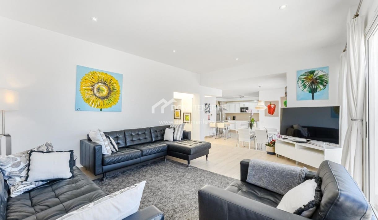 6 bedroom Villa for sale in Guia de Isora with pool garage - € 1,280,000 (Ref: 9730861)