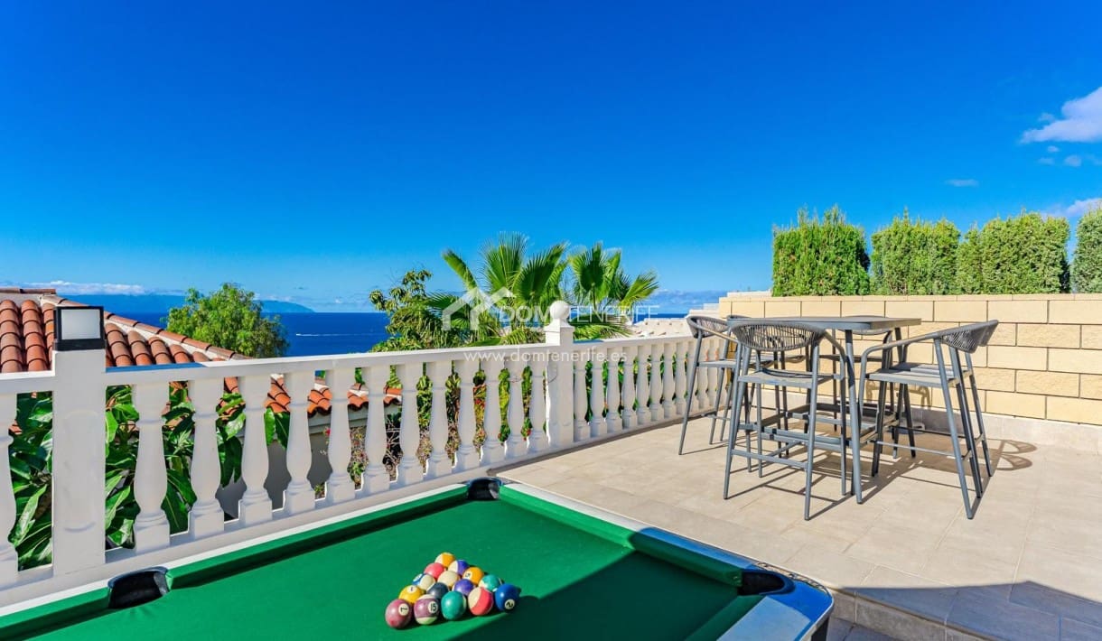 6 bedroom Villa for sale in Guia de Isora with pool garage - € 1,280,000 (Ref: 9730861)