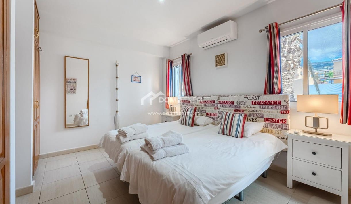 6 bedroom Villa for sale in Guia de Isora with pool garage - € 1,280,000 (Ref: 9730861)