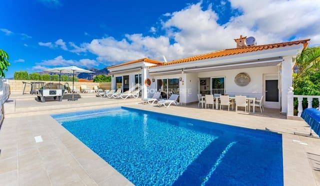 6 chambre Villa/Maison à vendre à Guía de Isora avec piscine garage - 1 280 000 € (Ref: 9730861)