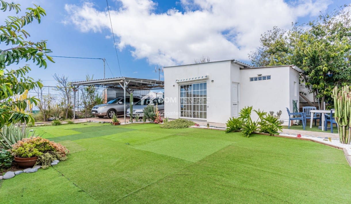 4 bedroom Villa for sale in Valle de San Lorenzo with garage - € 580,000 (Ref: 9731367)