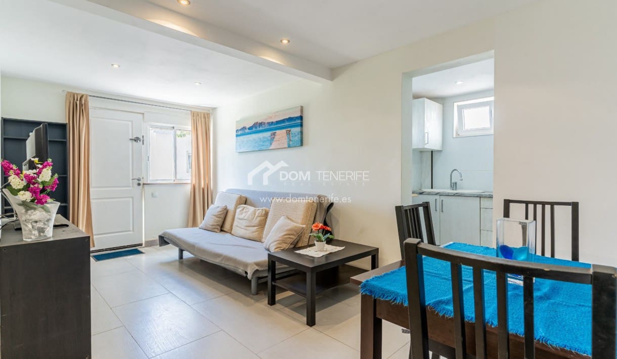 4 bedroom Villa for sale in Valle de San Lorenzo with garage - € 580,000 (Ref: 9731367)