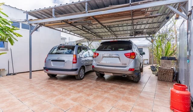 Chalet de 4 habitaciones en Valle de San Lorenzo, Arona en venta con garaje - 580.000 € (Ref: 9731367)