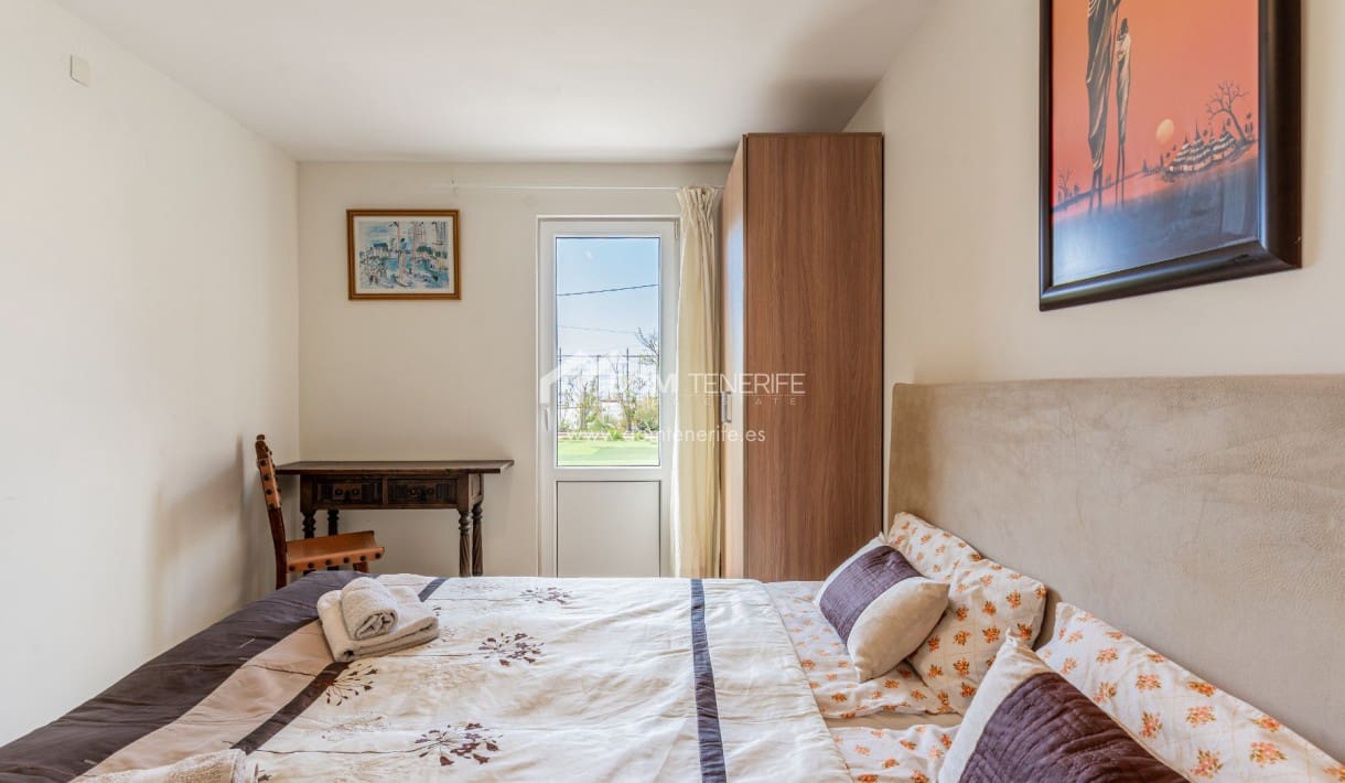 4 bedroom Villa for sale in Valle de San Lorenzo with garage - € 580,000 (Ref: 9731367)