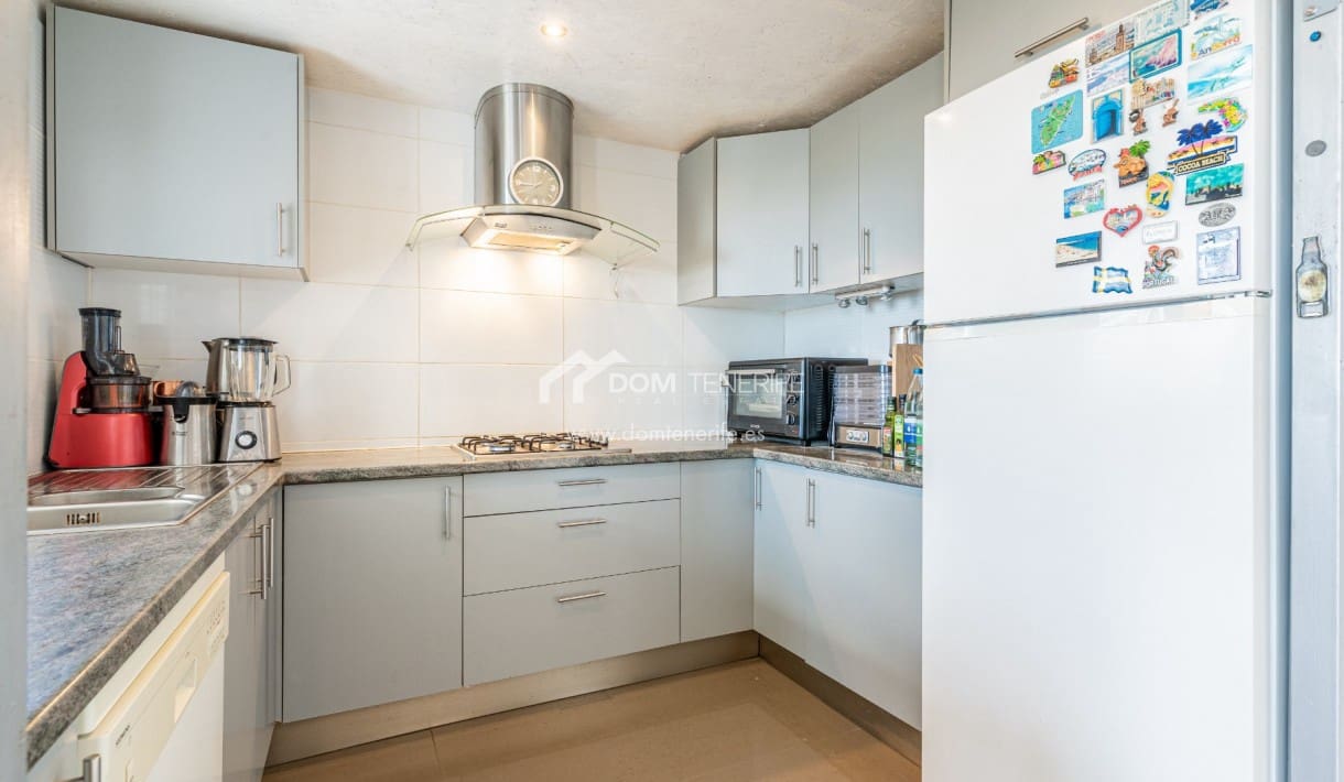 4 bedroom Villa for sale in Valle de San Lorenzo with garage - € 580,000 (Ref: 9731367)