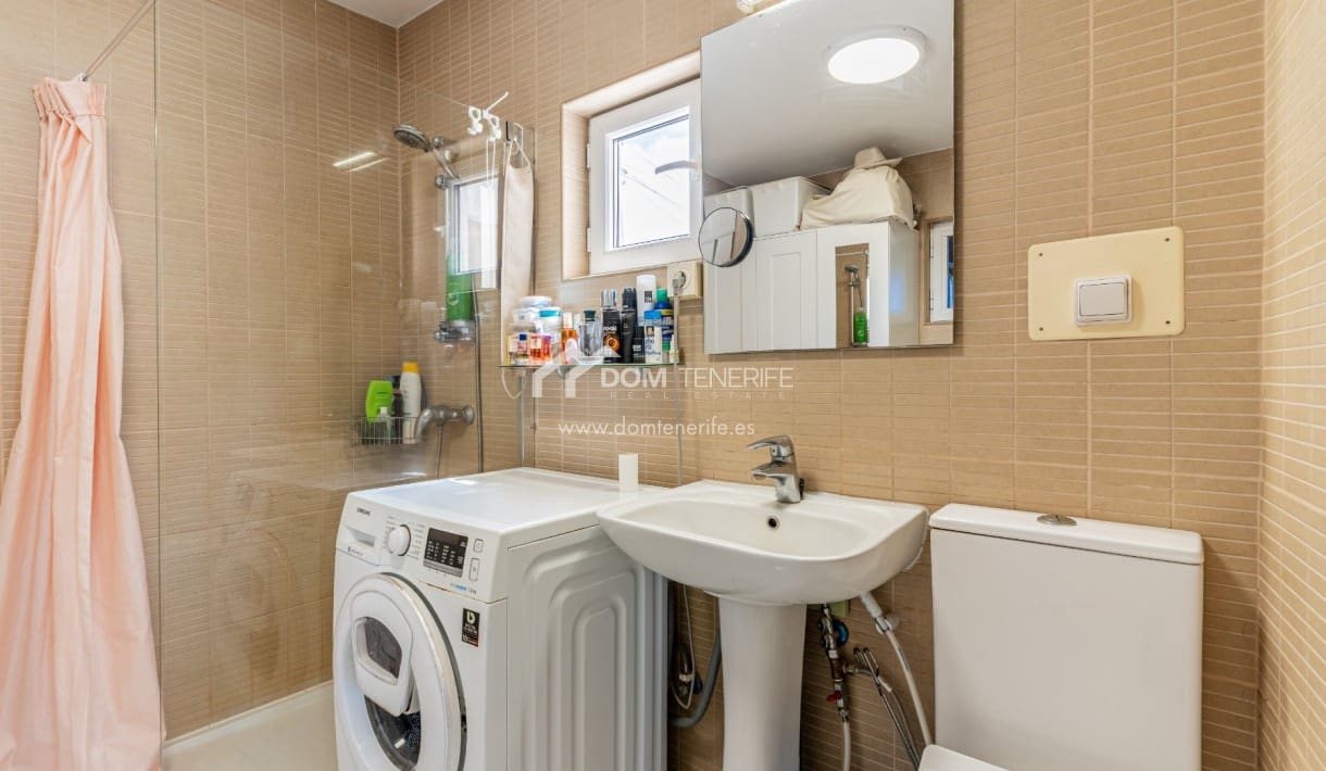 4 bedroom Villa for sale in Valle de San Lorenzo with garage - € 580,000 (Ref: 9731367)