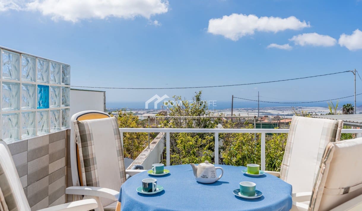 4 bedroom Villa for sale in Valle de San Lorenzo with garage - € 580,000 (Ref: 9731367)