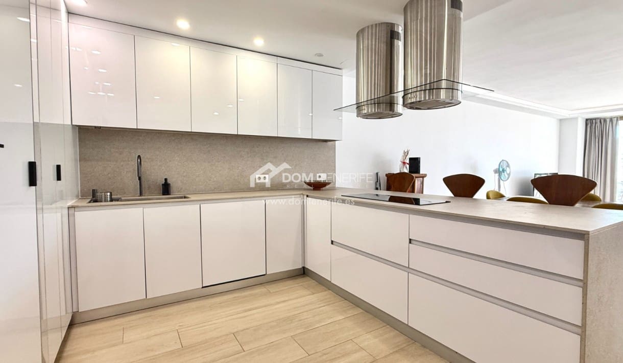 3 bedroom Apartment for sale in Marazul with pool garage - € 580,000 (Ref: 9739307)