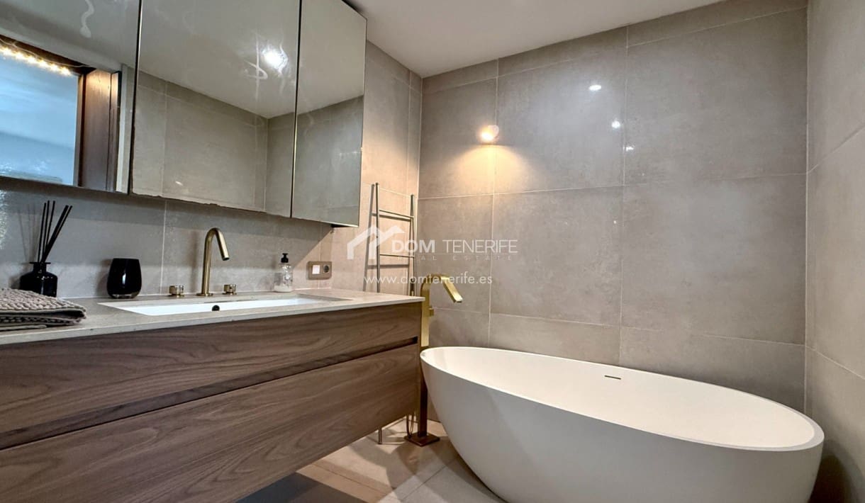 3 bedroom Apartment for sale in Marazul with pool garage - € 580,000 (Ref: 9739307)