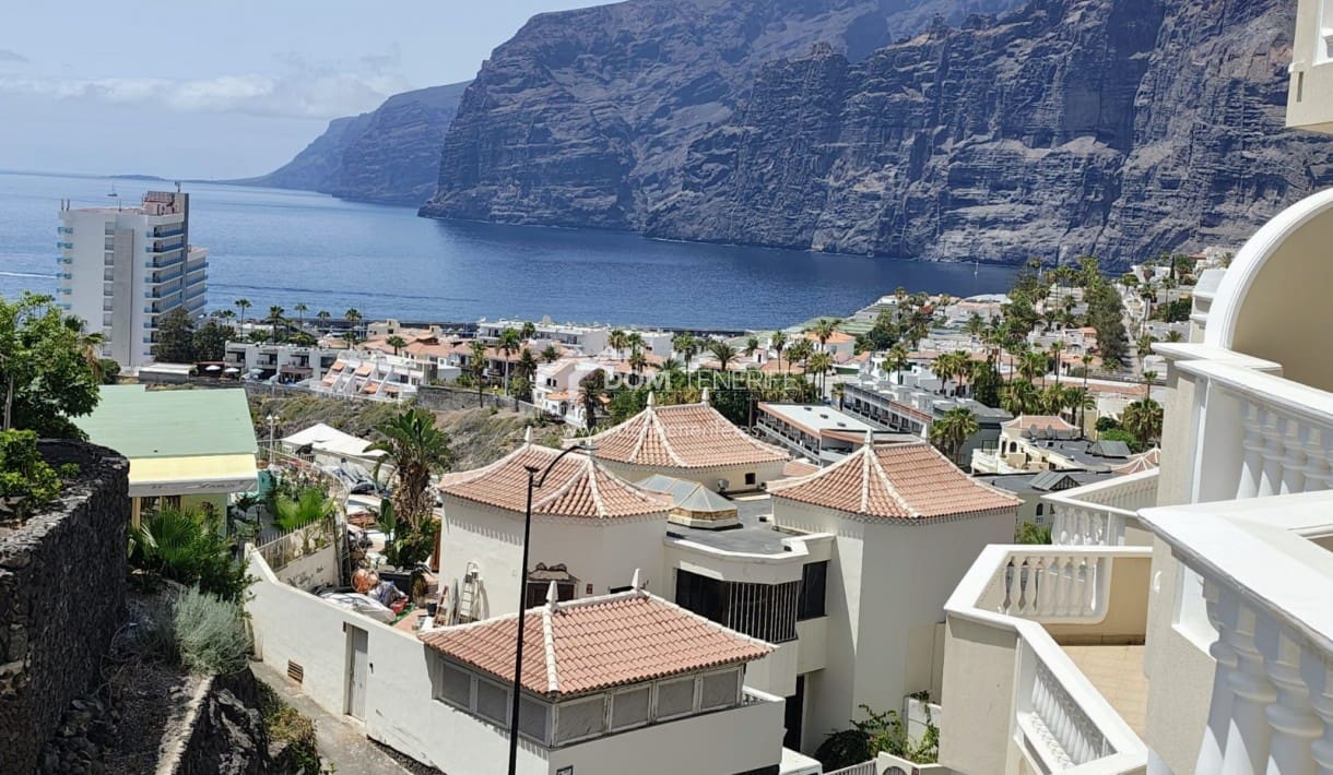 2 soveværelse Lejlighed til salg i Los Gigantes med swimmingpool - € 475.000 (Ref: 9756773)