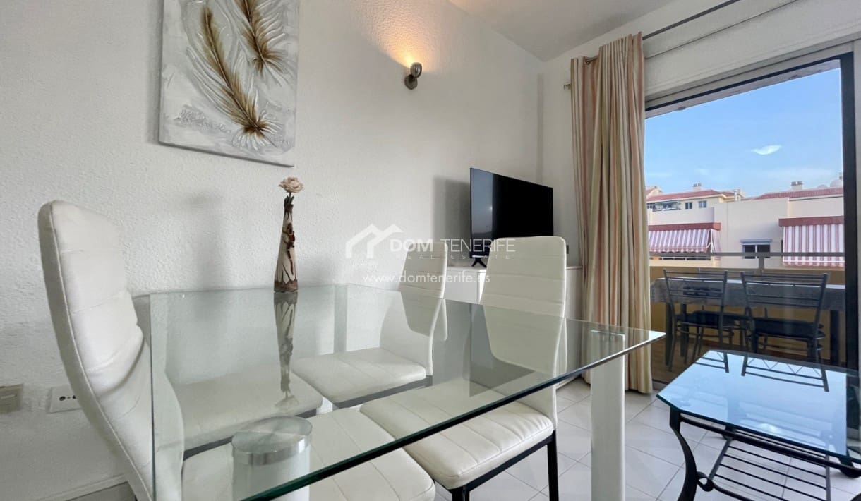 1 bedroom Apartment for rent in Los Cristianos with pool - € 1,200 (Ref: 9780013)