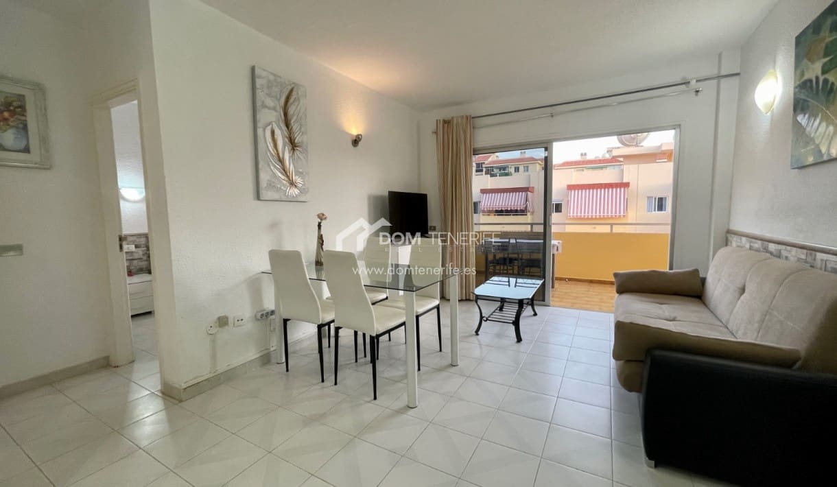 1 bedroom Apartment for rent in Los Cristianos with pool - € 1,200 (Ref: 9780013)
