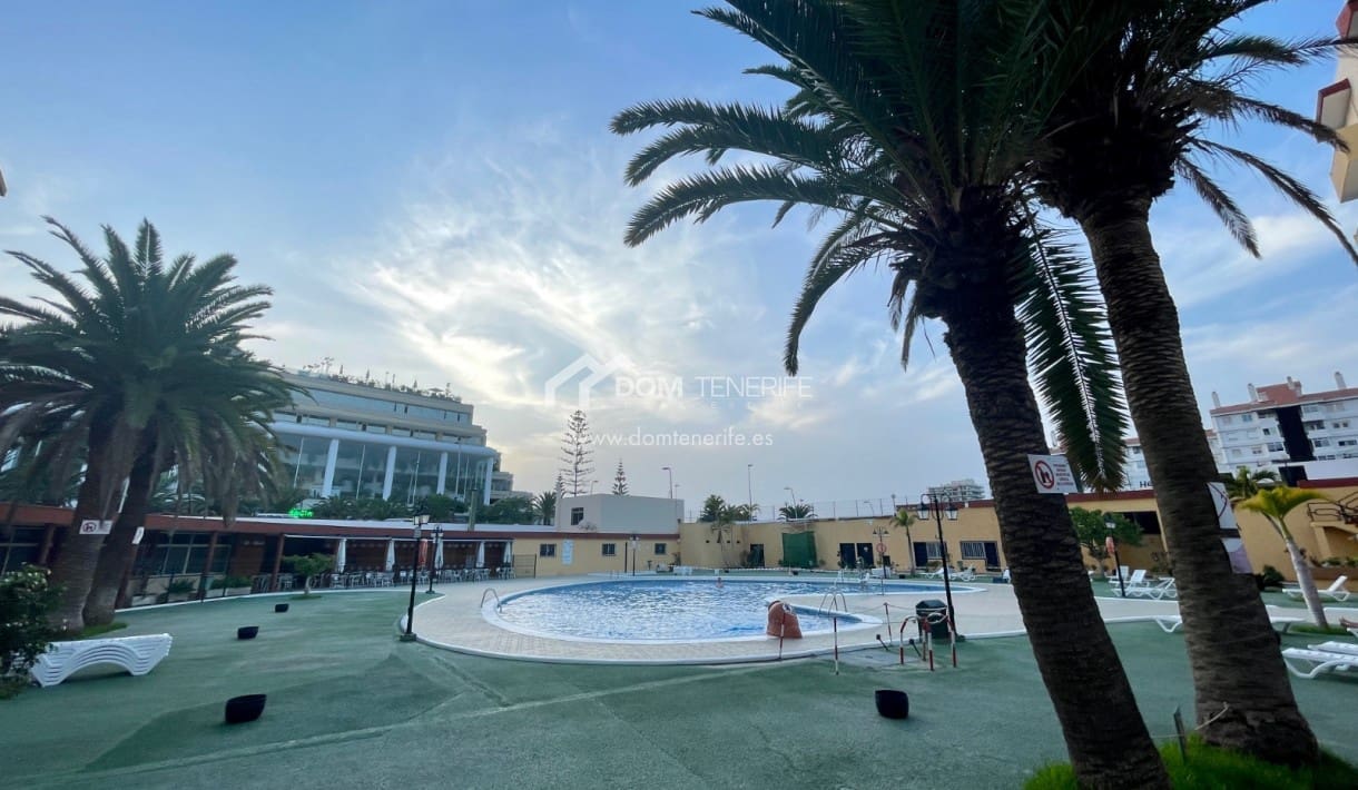 1 bedroom Apartment for rent in Los Cristianos with pool - € 1,200 (Ref: 9780013)
