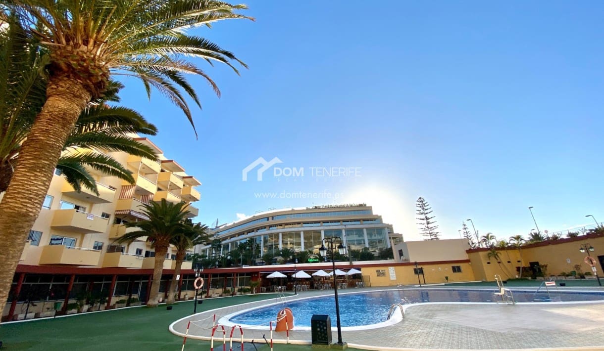 1 bedroom Apartment for rent in Los Cristianos with pool - € 1,200 (Ref: 9780013)