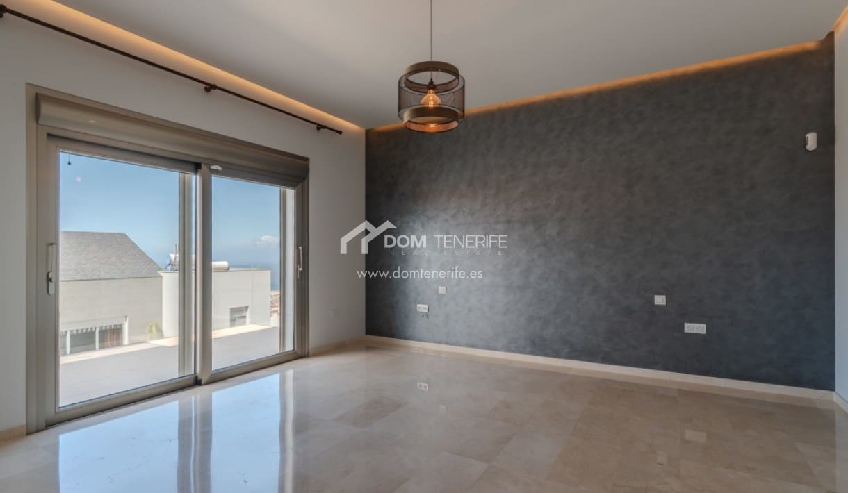 6 bedroom Villa for sale in Roque del Conde with pool garage - € 2,100,000 (Ref: 9789677)