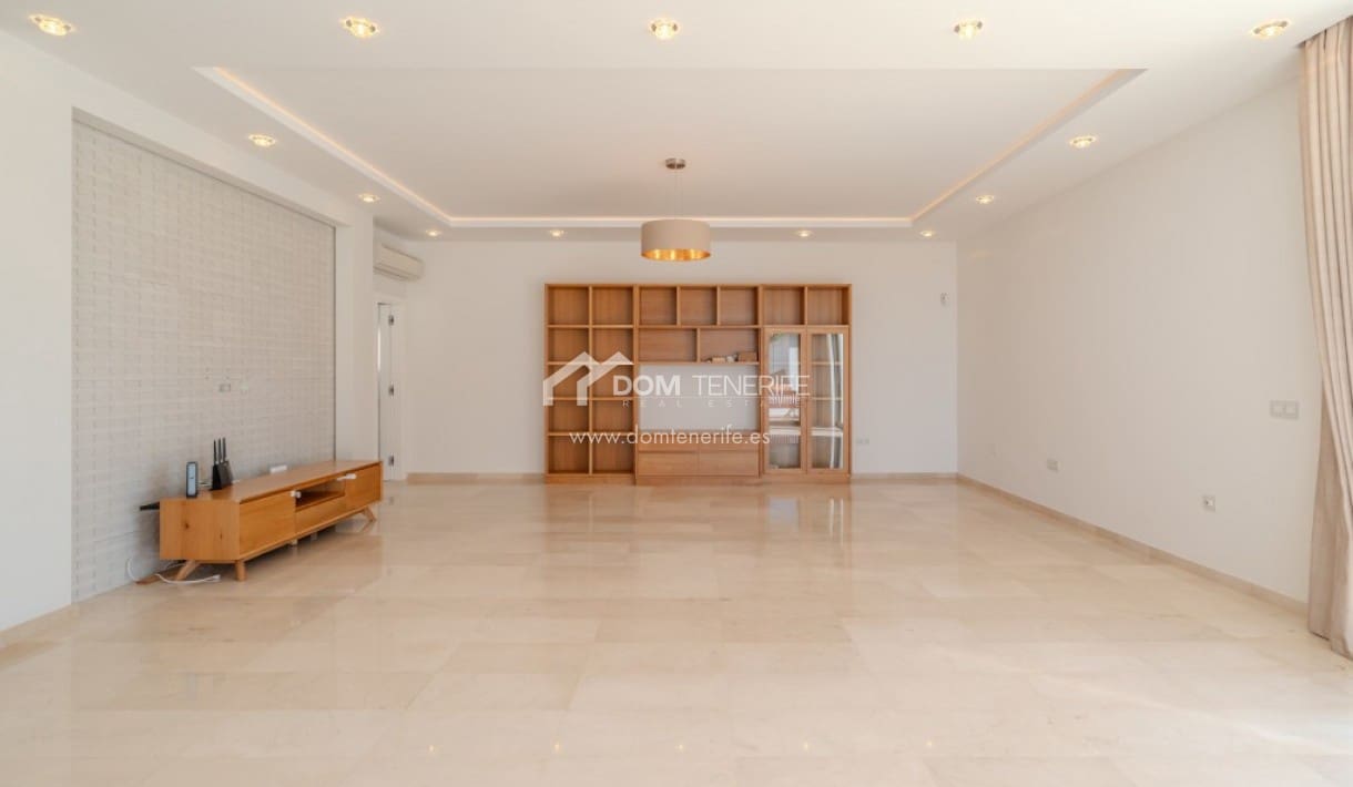 6 bedroom Villa for sale in Roque del Conde with pool garage - € 2,100,000 (Ref: 9789677)