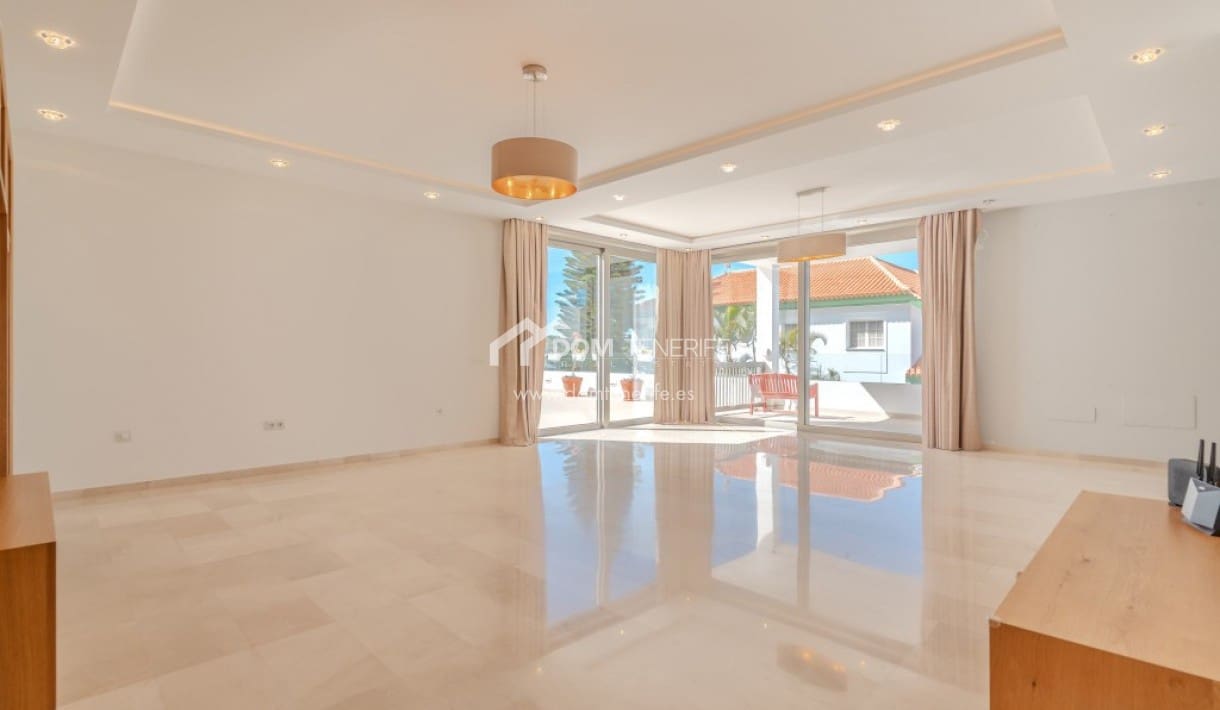 6 bedroom Villa for sale in Roque del Conde with pool garage - € 2,100,000 (Ref: 9789677)