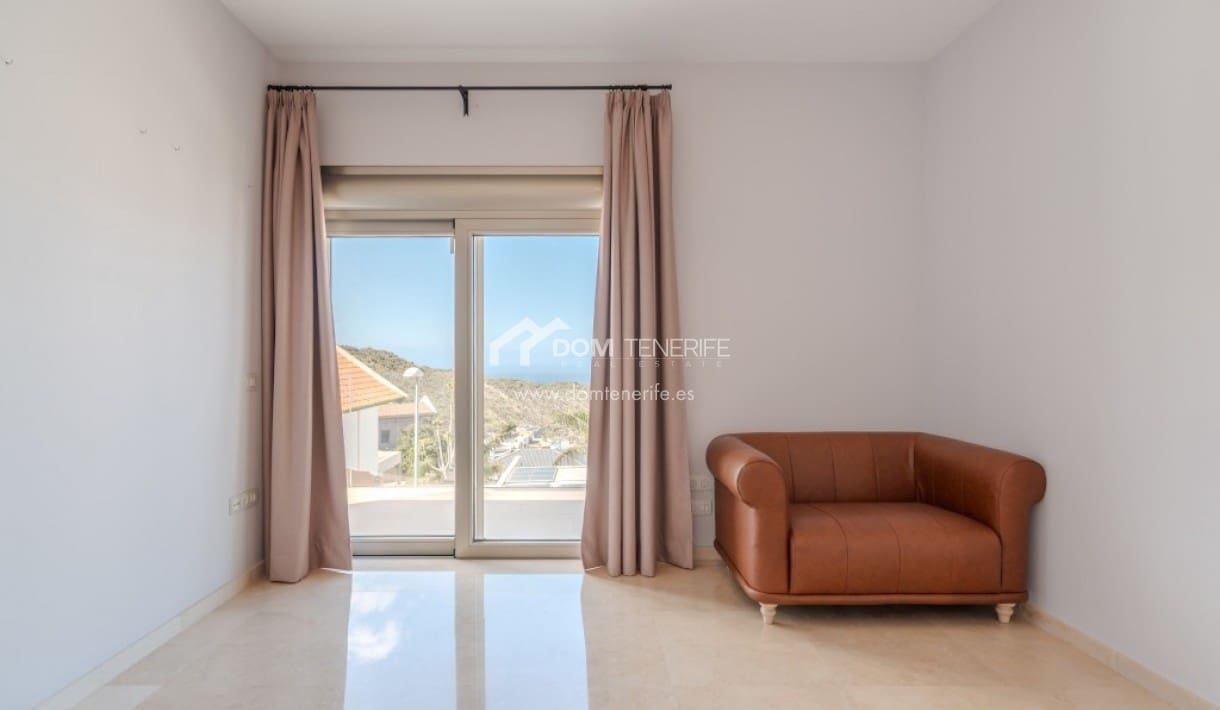 6 bedroom Villa for sale in Roque del Conde with pool garage - € 2,100,000 (Ref: 9789677)