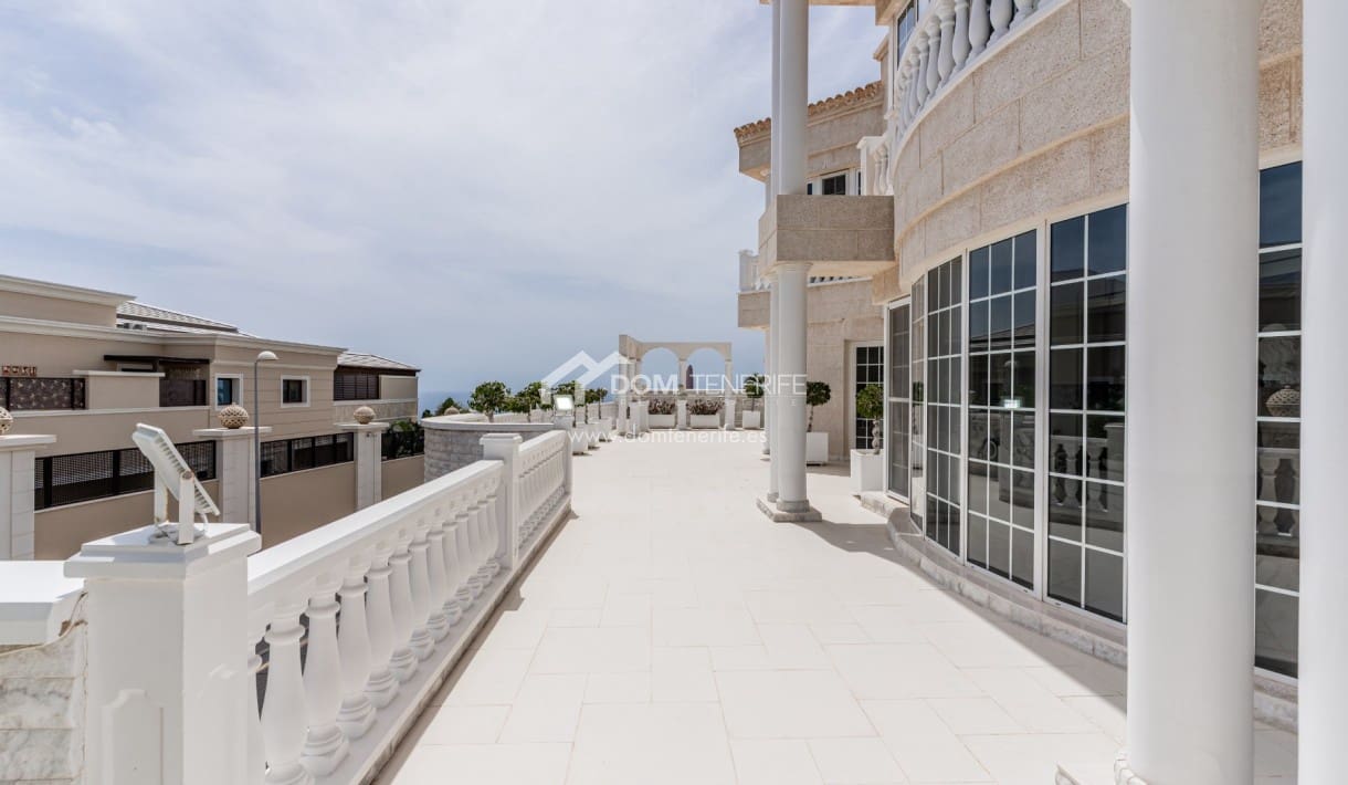 6 sovrum Villa till salu i La Caleta Adeje med pool garage - 4 250 000 € (Ref: 9800290)