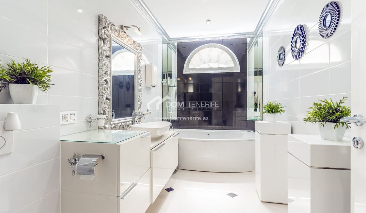 6 sovrum Villa till salu i La Caleta Adeje med pool garage - 4 250 000 € (Ref: 9800290)