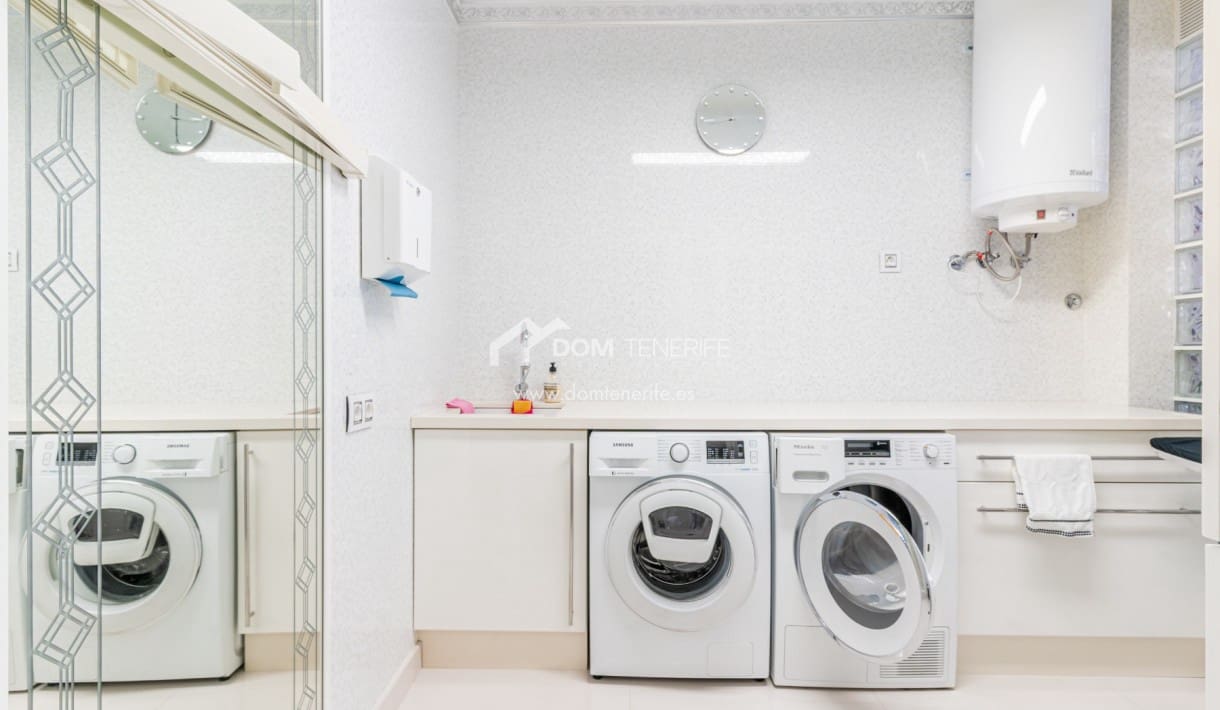 6 sovrum Villa till salu i La Caleta Adeje med pool garage - 4 250 000 € (Ref: 9800290)