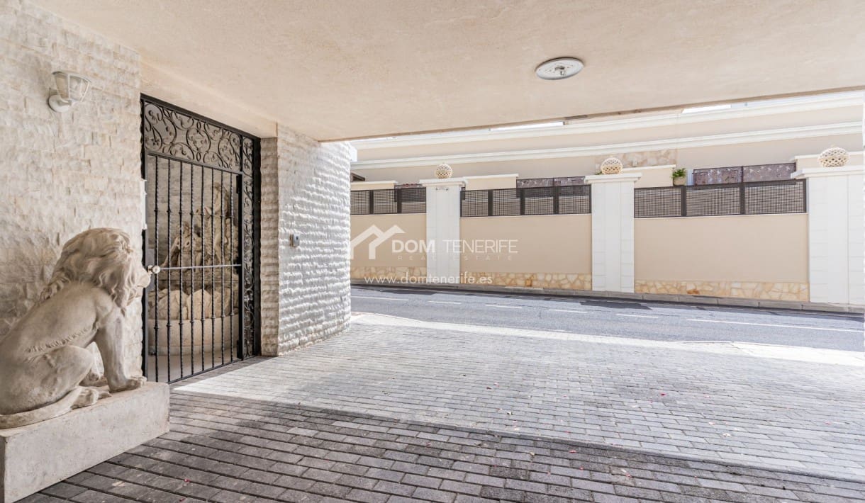 6 sovrum Villa till salu i La Caleta Adeje med pool garage - 4 250 000 € (Ref: 9800290)