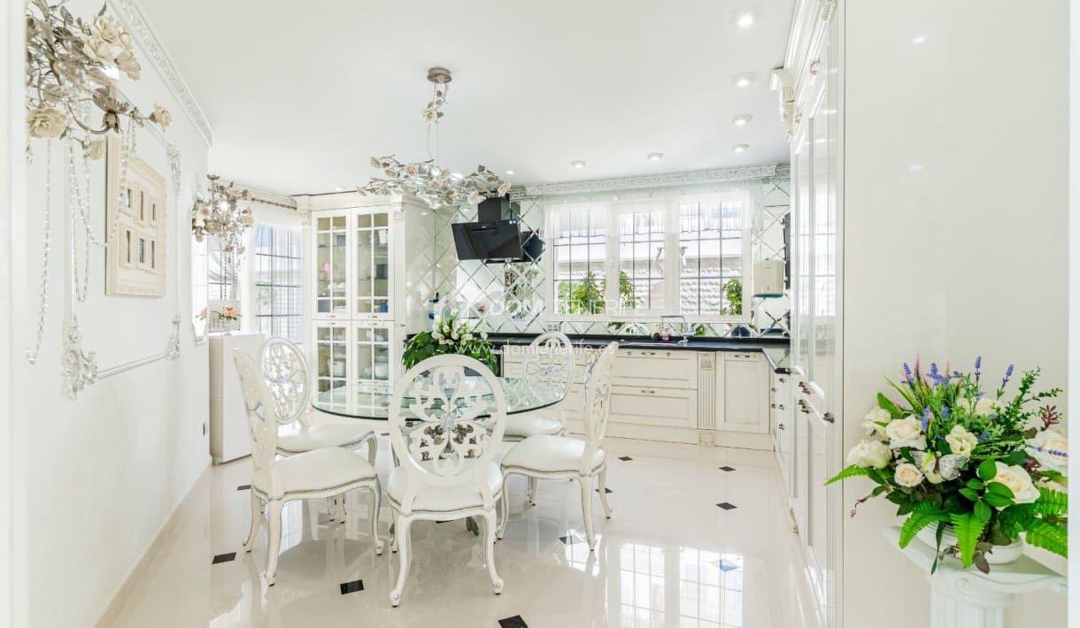 6 sovrum Villa till salu i La Caleta Adeje med pool garage - 4 250 000 € (Ref: 9800290)