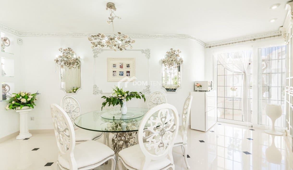 6 sovrum Villa till salu i La Caleta Adeje med pool garage - 4 250 000 € (Ref: 9800290)