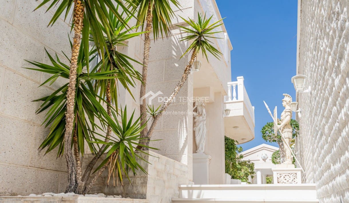 6 sovrum Villa till salu i La Caleta Adeje med pool garage - 4 250 000 € (Ref: 9800290)