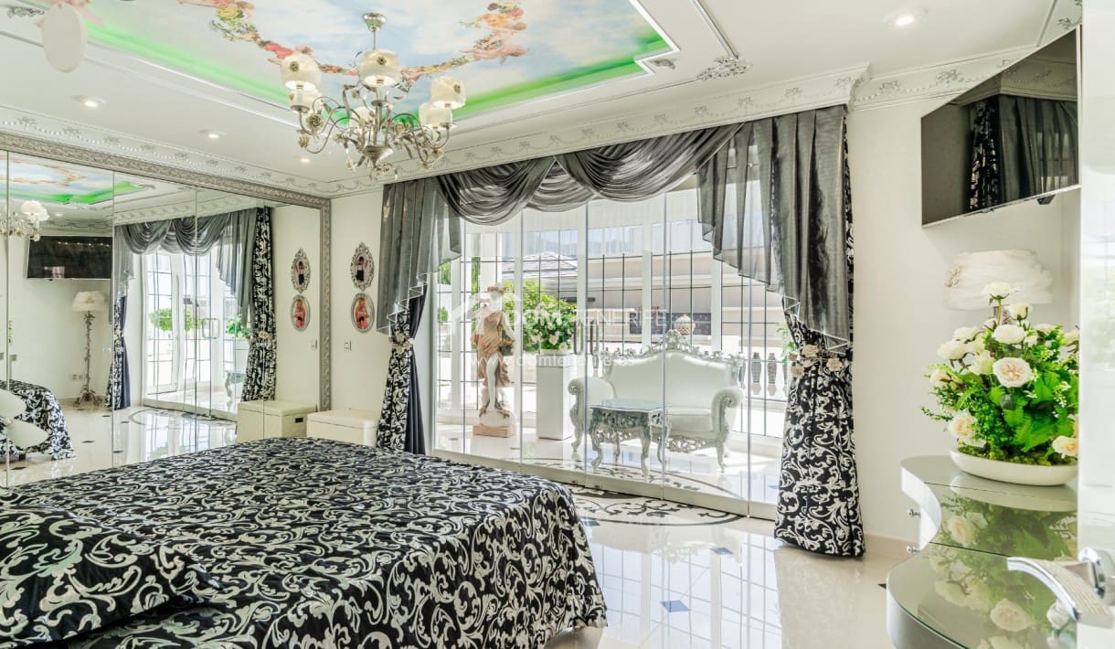 6 sovrum Villa till salu i La Caleta Adeje med pool garage - 4 250 000 € (Ref: 9800290)