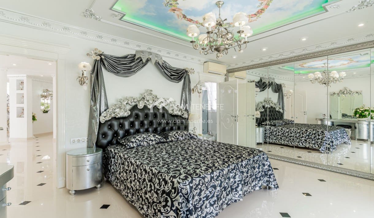 6 sovrum Villa till salu i La Caleta Adeje med pool garage - 4 250 000 € (Ref: 9800290)