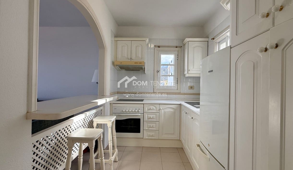 Appartement de 1 chambre à louer à Torviscas avec piscine garage - 1 200 € (Ref: 9832780)