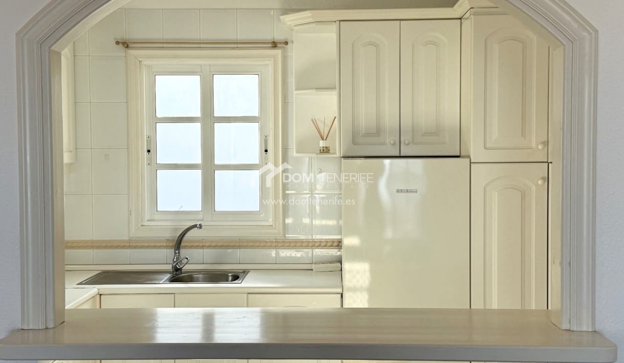 Appartement de 1 chambre à louer à Torviscas avec piscine garage - 1 200 € (Ref: 9832780)