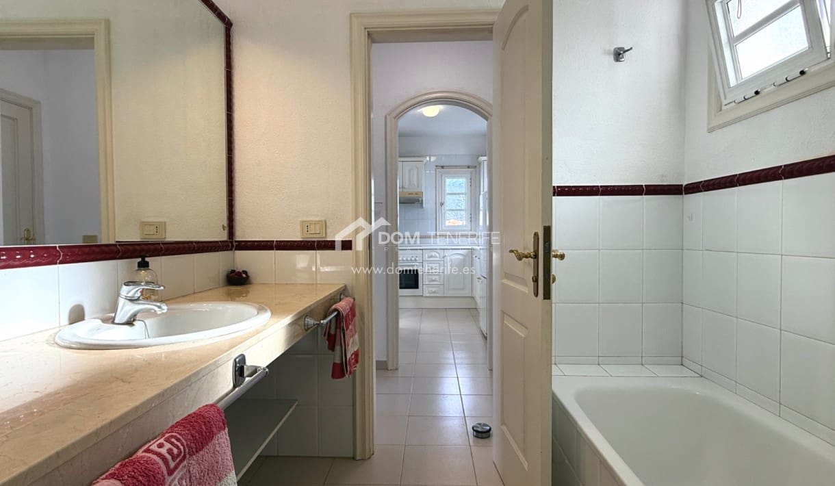 Appartement de 1 chambre à louer à Torviscas avec piscine garage - 1 200 € (Ref: 9832780)