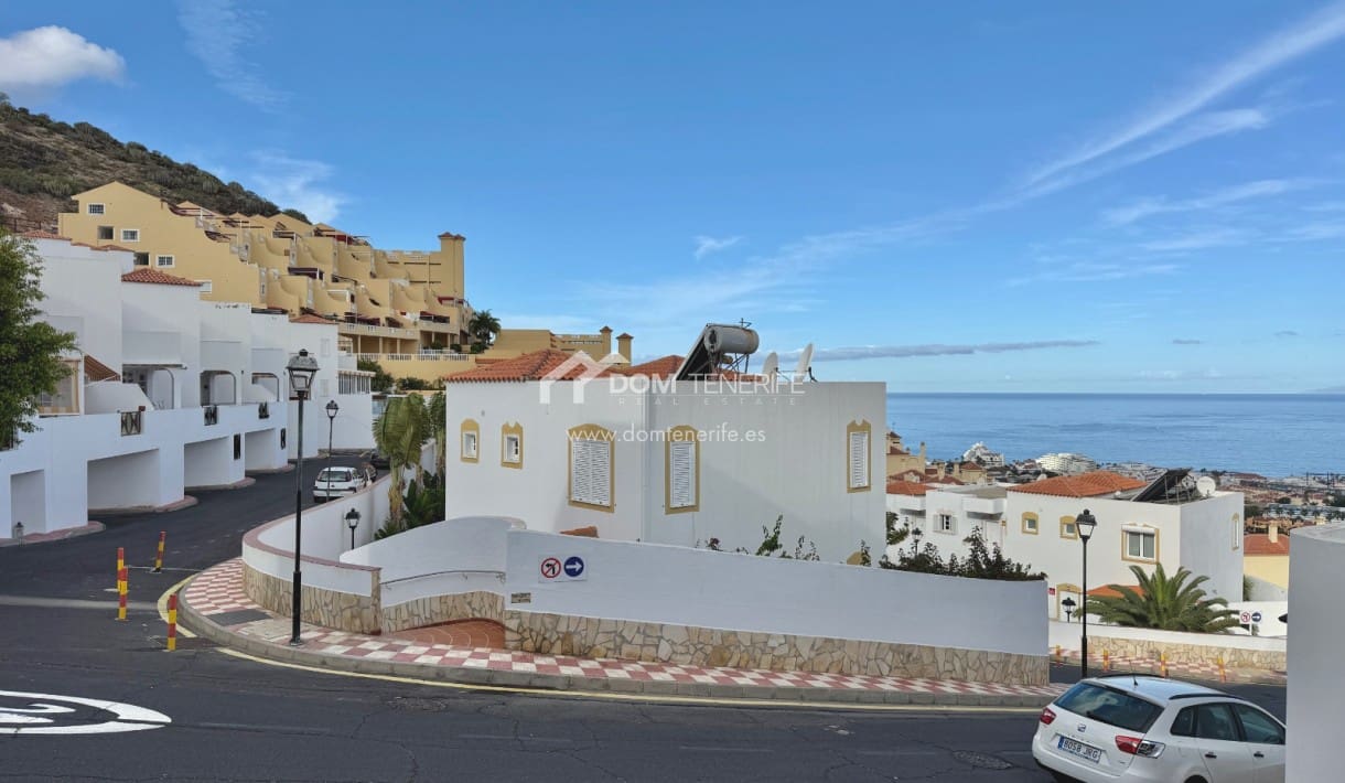 Appartement de 1 chambre à louer à Torviscas avec piscine garage - 1 200 € (Ref: 9832780)