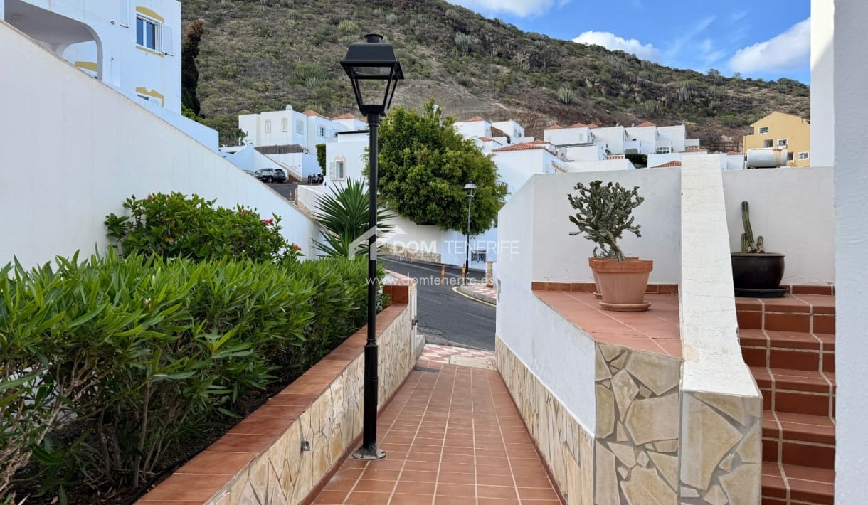 Appartement de 1 chambre à louer à Torviscas avec piscine garage - 1 200 € (Ref: 9832780)