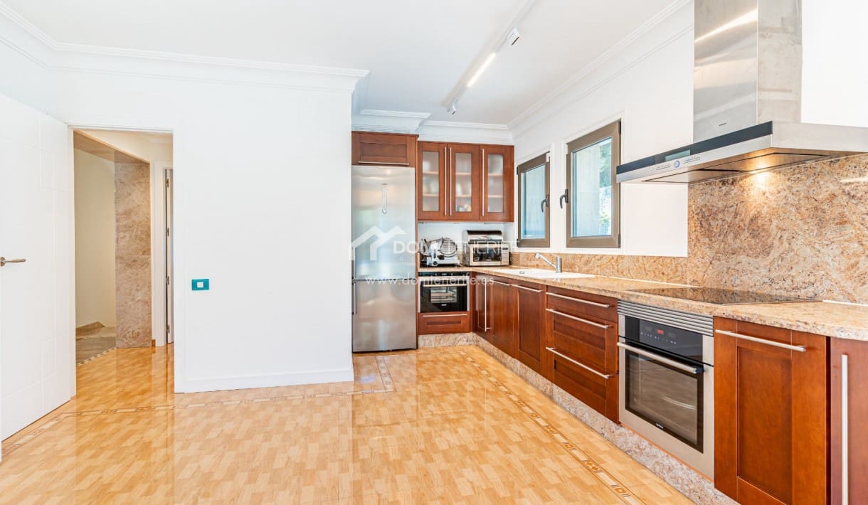 4 bedroom Villa for sale in La Caleta Adeje with pool garage - € 3,500,000 (Ref: 9834704)