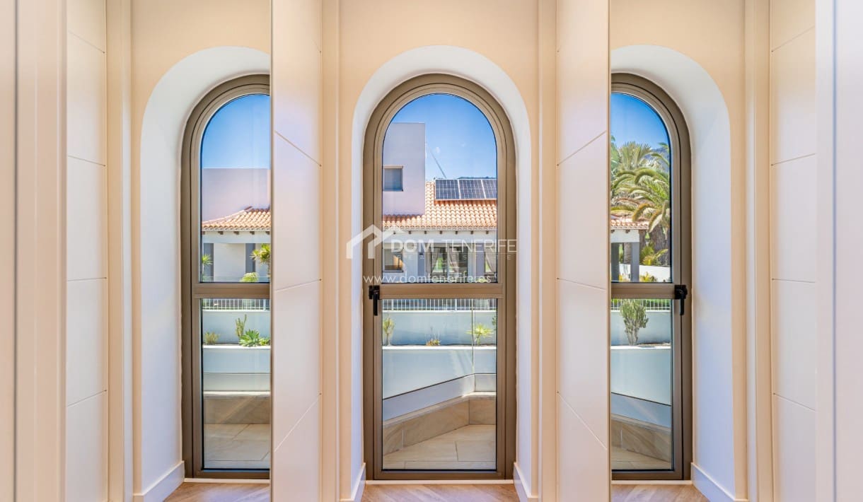 4 bedroom Villa for sale in La Caleta Adeje with pool garage - € 3,500,000 (Ref: 9834704)