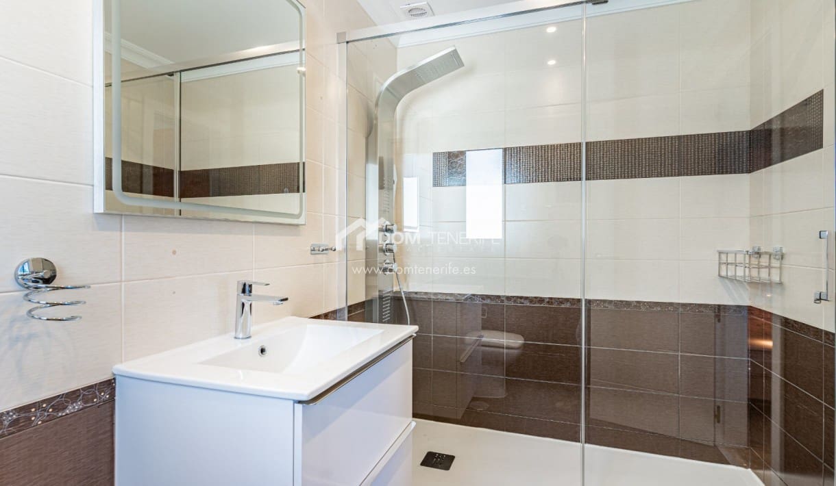 4 bedroom Villa for sale in La Caleta Adeje with pool garage - € 3,500,000 (Ref: 9834704)