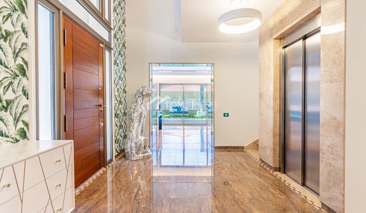 4 bedroom Villa for sale in La Caleta Adeje with pool garage - € 3,500,000 (Ref: 9834704)