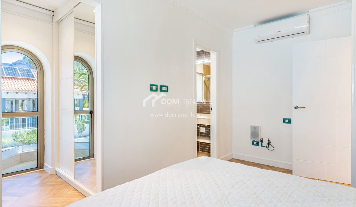 4 bedroom Villa for sale in La Caleta Adeje with pool garage - € 3,500,000 (Ref: 9834704)
