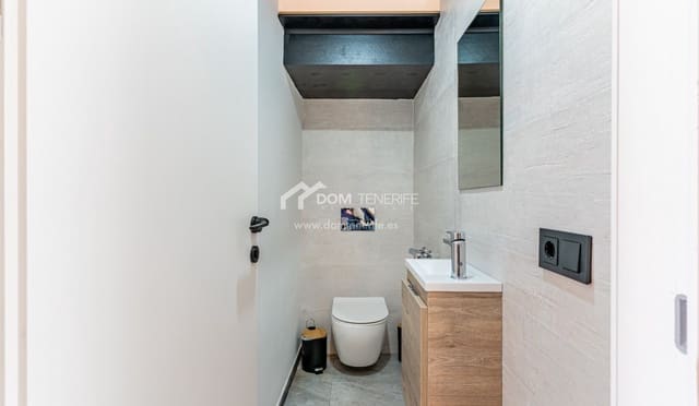 3 soveværelse Byhus til salg i Los Cristianos, Arona med swimmingpool garage - € 675.000 (Ref: 9838589)