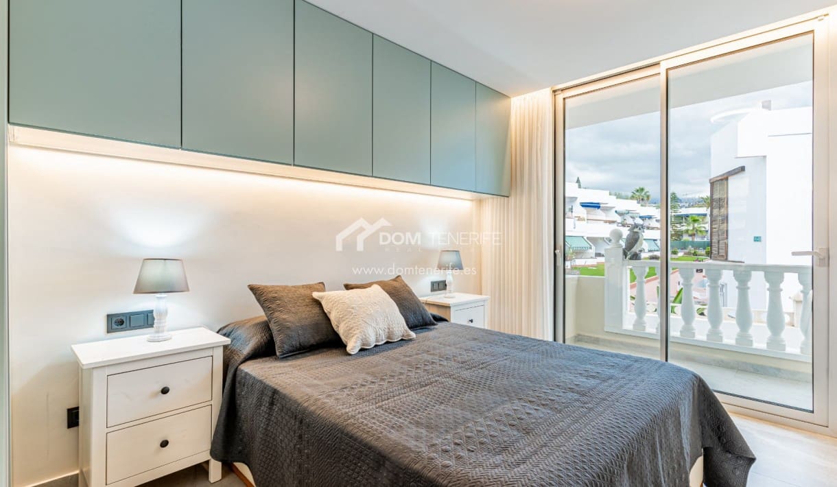 3 soveværelse Byhus til salg i Los Cristianos med swimmingpool garage - € 675.000 (Ref: 9838589)